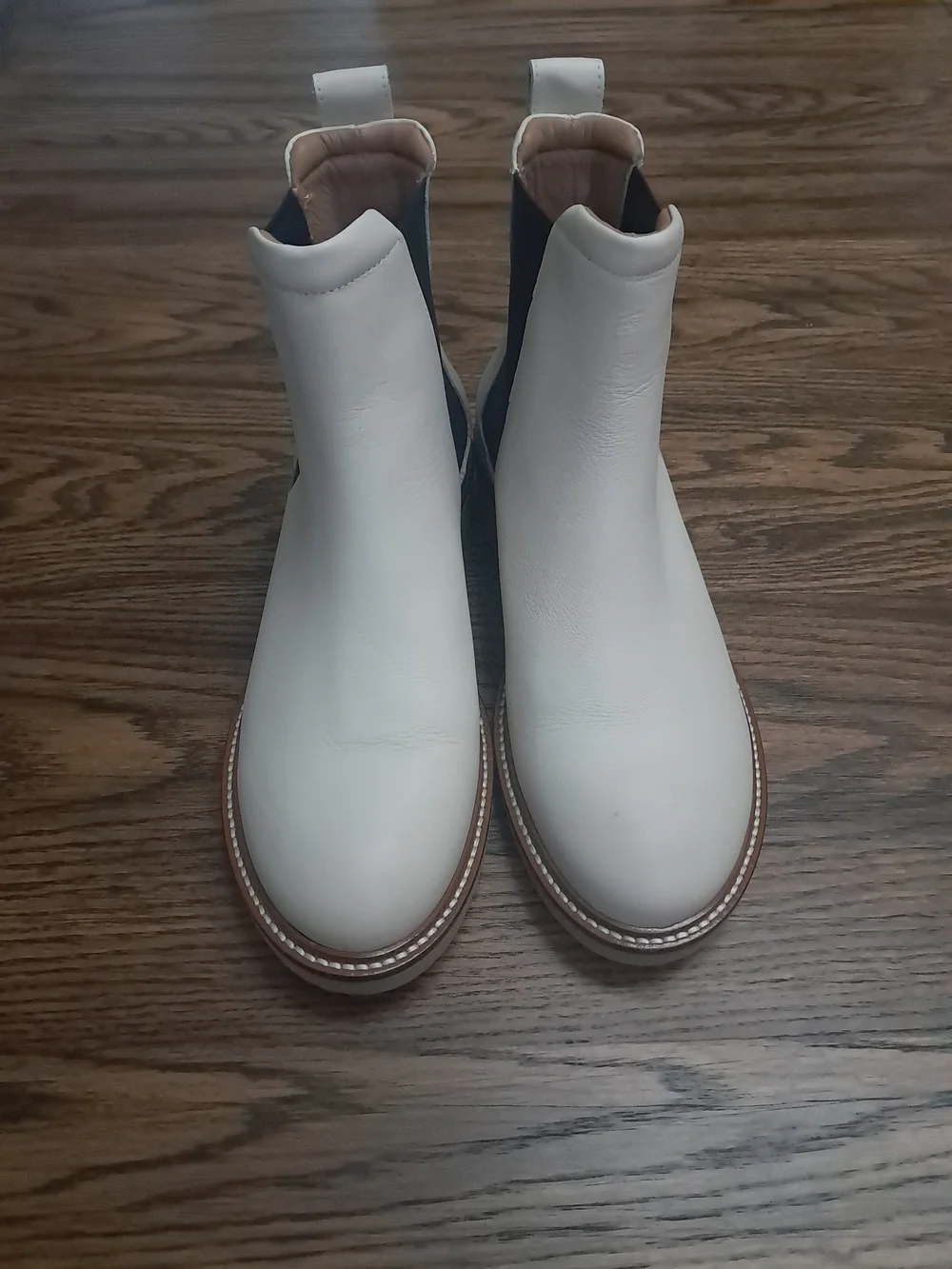 Everlane The Italian Leather Chelsea Boot OFF-WHITE SZ 9 Women's Gum Outsole NEW